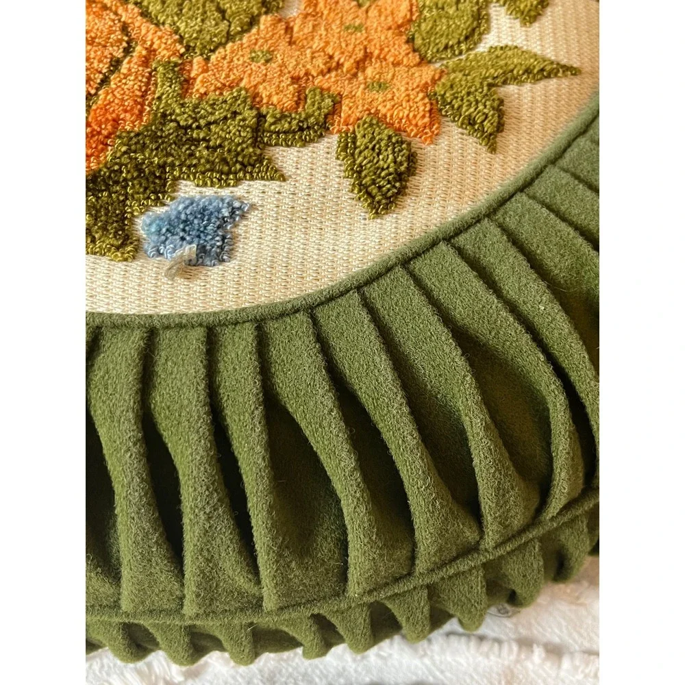 Unbranded vintage round